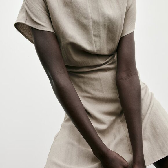 H&M Tapered-waist Dress in Beige - Picture 2 of 6